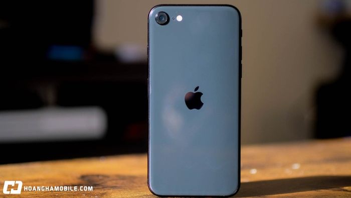 iphone-se-2020-cu-gia-chi-3-trieu-nhung-can-luu-y-dung-luong-pin-2