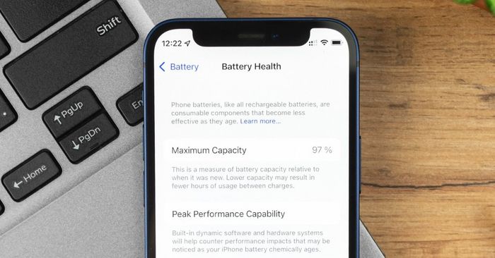 Làm sao để kiểm tra pin iPhone có phải đã được thay chưa?