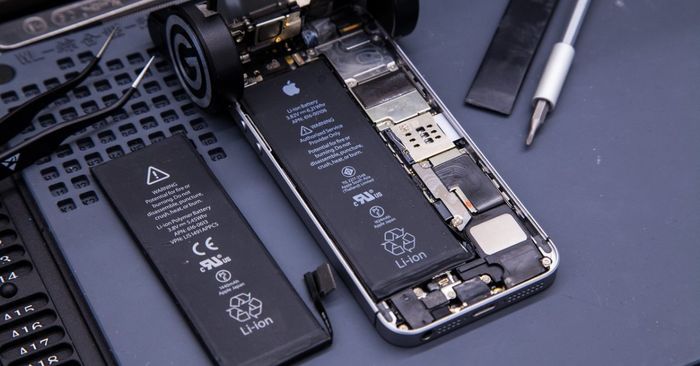 bang-gia-thay-pin-iphone-moi-nhat-2025-va-nhung-luu-y-can-biet-19