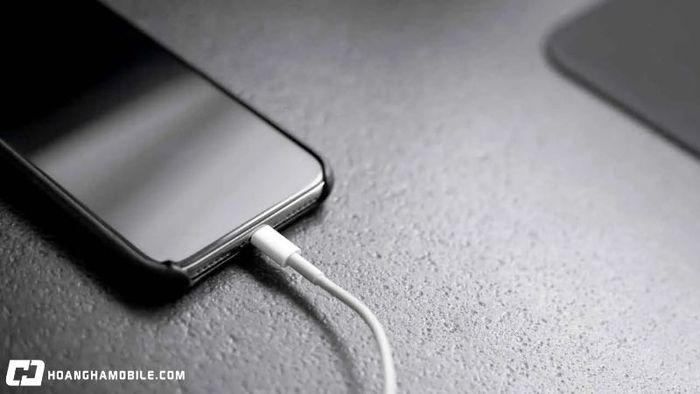 tai-sao-iphone-dang-sac-bi-dung-5-nguyen-nhan-va-cach-khac-phuc-ngay-10