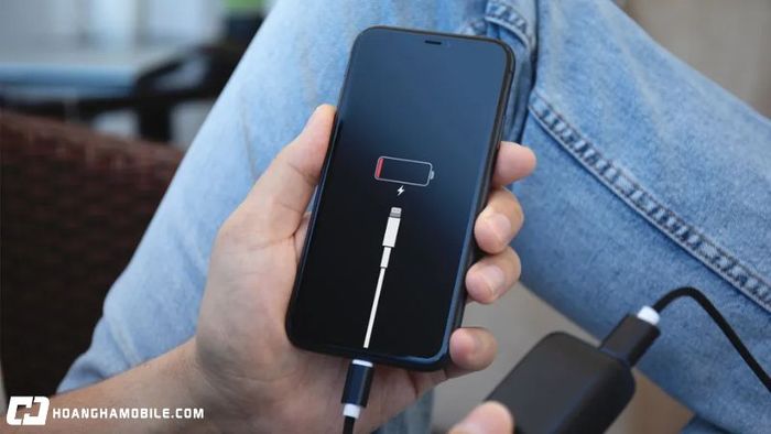 tai-sao-iphone-dang-sac-bi-dung-5-nguyen-nhan-va-cach-khac-phuc-ngay-3