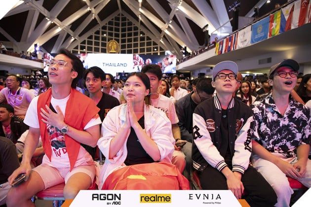 SEA Games 33: Sự kiện thể thao thu hút hàng trăm người hâm mộ đến cổ vũ trận đấu Liên Quân Mobile Việt Nam - Thái Lan