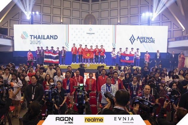 SEA Games 33: Liên Quân Mobile Việt Nam và Thái Lan trong một cuộc đọ sức đầy kịch tính trước sự chứng kiến của hàng trăm khán giả