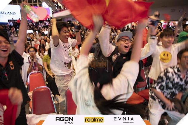 SEA Games 33: Trận đấu Liên Quân Mobile Việt Nam - Thái Lan thu hút sự chú ý của hàng trăm người hâm mộ