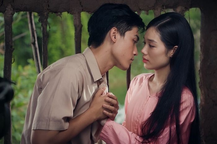 Tuyến tình cảm giữa Thương và Chờ cũng tạo được dấu ấn riêng qua trailer