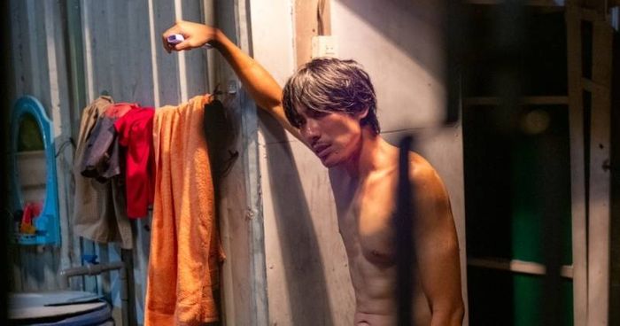 Trong 'Con Kể Ba Nghe', Kiều Minh Tuấn và Hạo Khang đã thể hiện những trăn trở về khoảng cách thế hệ giữa hai cha con.