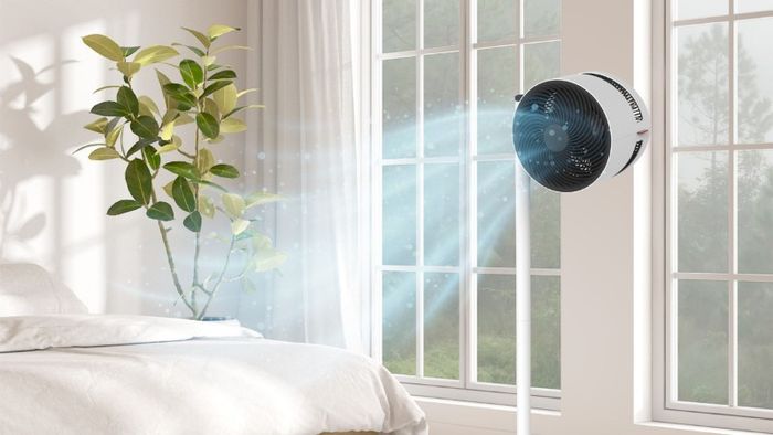 quat-nho-de-giuong-top-mau-quat-em-ai-mat-nhe-dang-sở-hữu-hien-nay-6