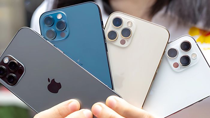 iPhone 12 Pro Max màu nào đẹp nhất? Bảng so sánh màu sắc sẽ giúp bạn có cái nhìn tổng quan hơn.