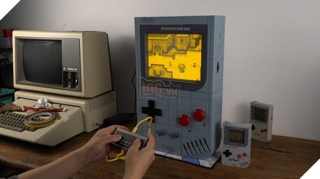 Mô hình Lego Game Boy khổng lồ với màn hình phát quang điện 2