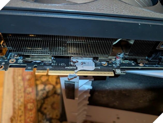 Gigabyte đã ngừng sử dụng keo tản nhiệt bị rò rỉ trên RTX 5000 và chuyển sang thermal pad phiên bản 3.