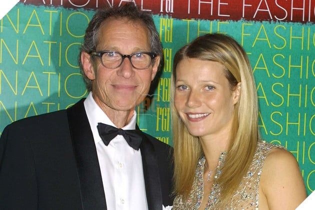Hình ảnh nữ diễn viên Gwyneth Paltrow bên người cha quá cố của cô.