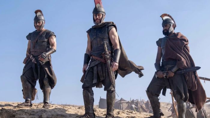 Tính lịch sử của The Odyssey đã trở thành đề tài tranh cãi giữa các khán giả và giới chuyên môn.