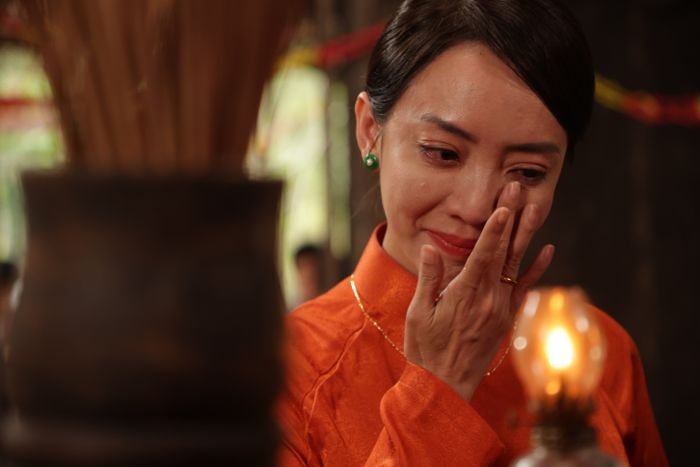 Dù có những khoảnh khắc Mến hạnh phúc trọn vẹn, nhưng cuộc sống của cô cũng đầy đắng cay.