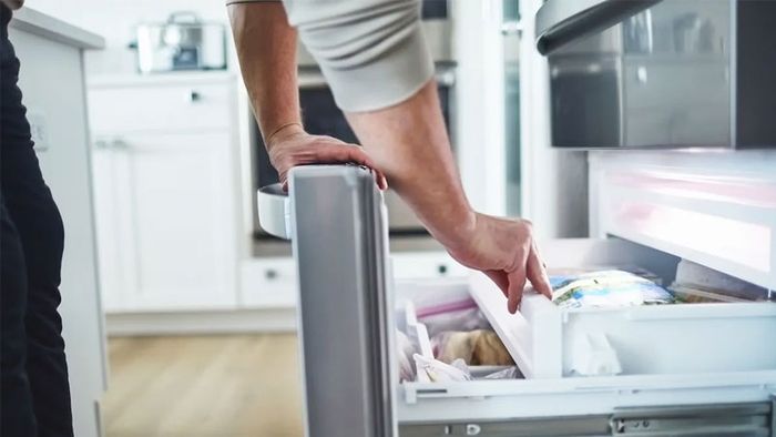 sua-chua-tu-lanh-tai-nha-9