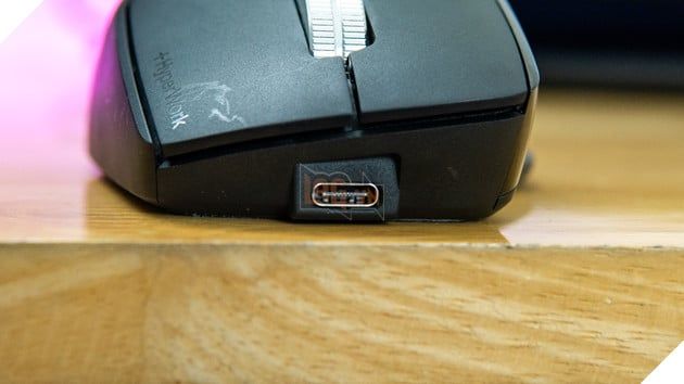 Trải nghiệm HyperWork Macro: Chuột 9 nút, màn hình OLED và di chuyển mượt trên mặt kính.