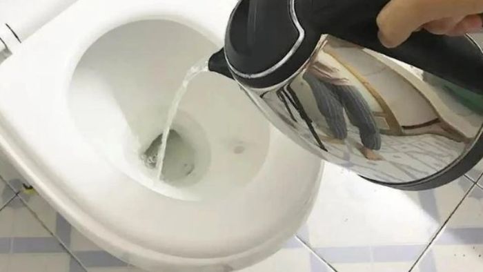 10-cach-thong-tac-bon-cau-tai-nha-don-gian-hieu-qua-va-an-toan-2