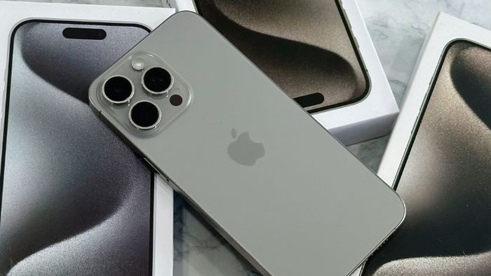iphone-15-pro-max-256gb-gia-bao-nhieu-2025-cap-nhat-moi-nhat-va-tu-van-mua-3