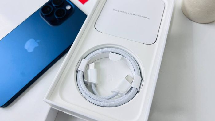 iPhone 15 Pro Max 256GB: Giá mới nhất và lời khuyên khi mua