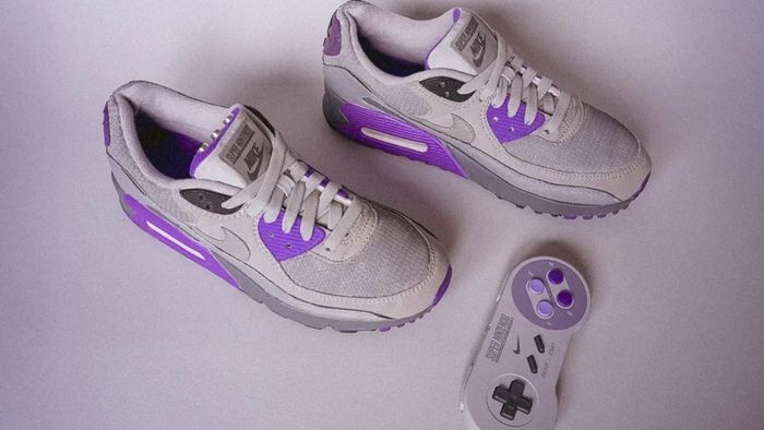 Nike AIR SNES được phát triển từ mẫu giày Nike Air Max 90 nổi tiếng