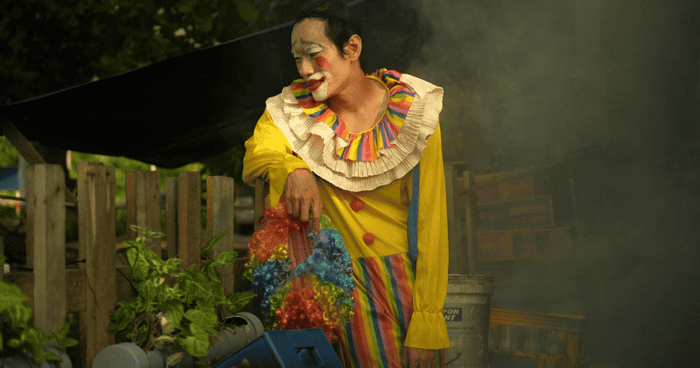 Kiều Minh Tuấn xuất hiện với hình tượng mới: một nghệ sĩ xiếc gầy gò, khắc khổ nhưng đầy nội lực