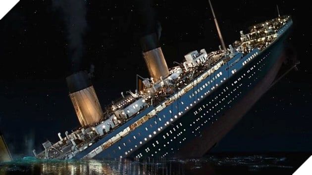 Hình ảnh tàu Titanic trong bộ phim Titanic (1997) bắt đầu chìm xuống đại dương.