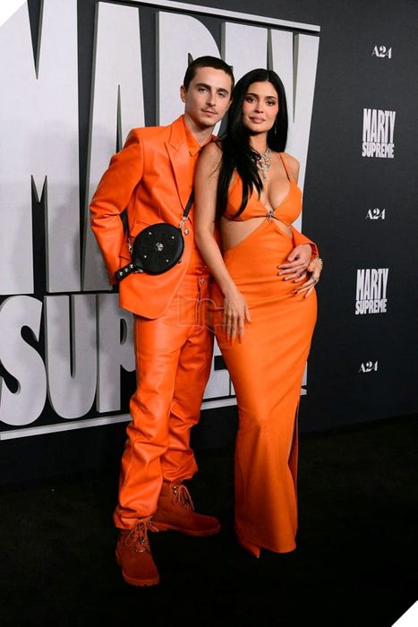 Hình ảnh của cặp đôi nổi tiếng Timothée Chalamet và Kylie Jenner đã thu hút sự chú ý.