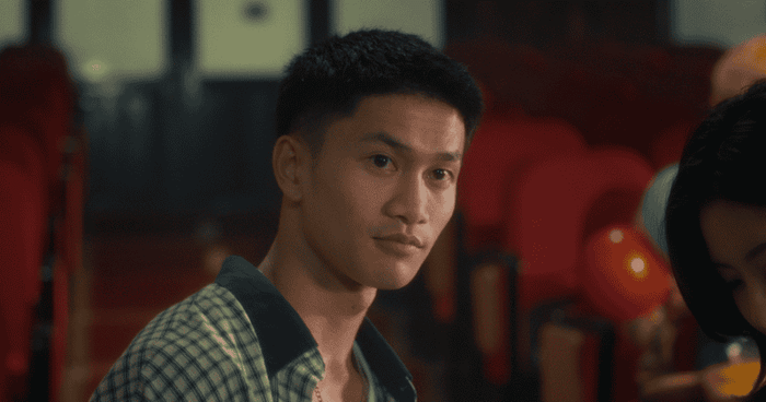 Nguyễn Hùng thể hiện vai Khang với một sắc thái khác biệt, đánh dấu sự chuyển mình trong sự nghiệp diễn xuất của anh.