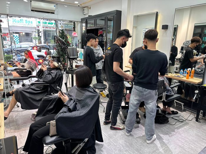 Hình ảnh Viện Tóc Quốc Tế Mười Black 1