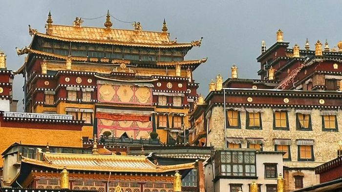 Tu viện Songzanlin được coi là “Potala thu nhỏ” của Shangri-La.