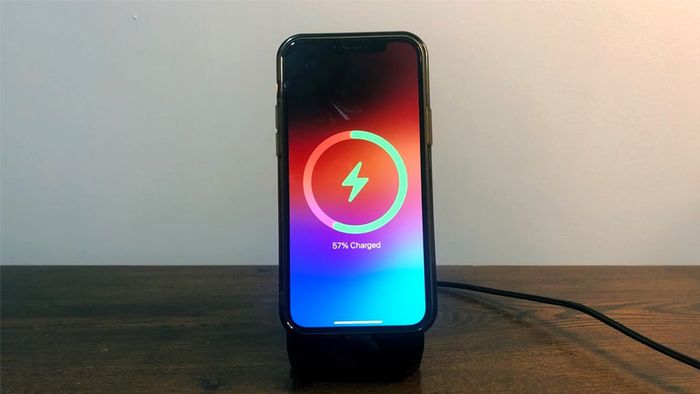 tai-sao-iphone-dang-sac-lai-dung-10