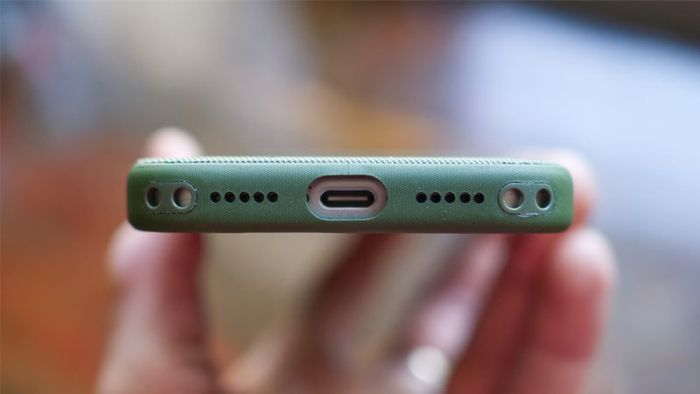 tai-sao-iphone-dang-sac-lai-dung-2