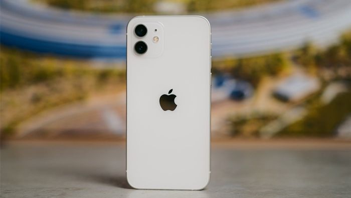 iphone-12-cu-choi-game-tot-khong-2
