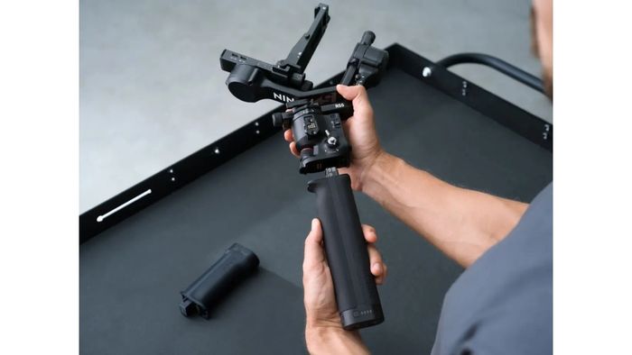 DJI RS 5 áp dụng thuật toán ổn định hình ảnh thế hệ thứ 5 của hãng, mang đến khả năng xử lý khung hình mượt mà và chính xác hơn.