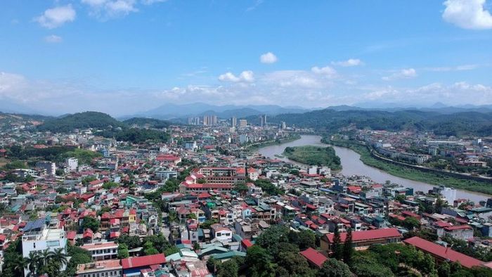 Tỉnh Lào Cai trải dài theo dòng sông Hồng
