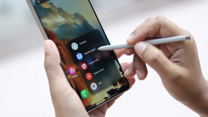 Samsung có thể sẽ loại bỏ bút S Pen khỏi các mẫu Galaxy S Ultra trong tương lai.