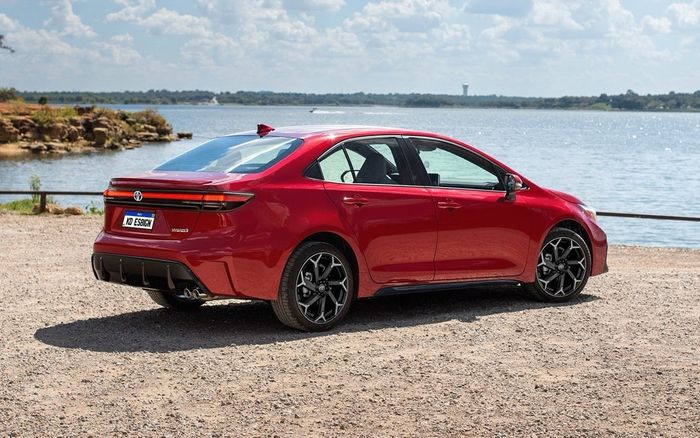 2027-toyota-corolla-khoi-xuat-tu-be-mat-cgi-mot-cach-manh-me-den-nong-lam-chung-ta-kinh-ngac_2.jpg