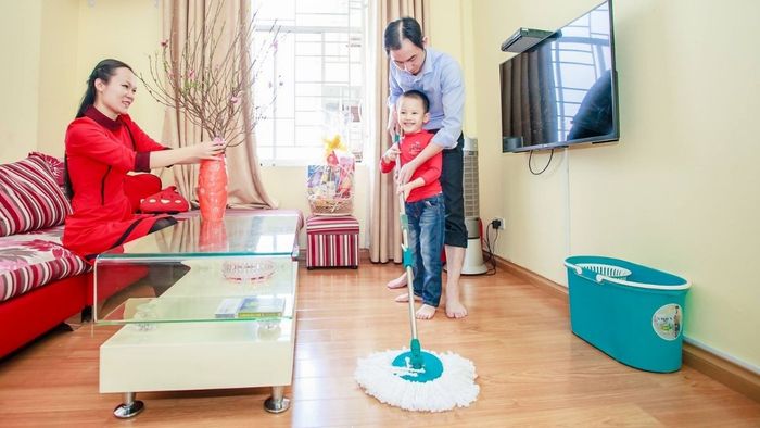 Theo quan niệm Á Đông, việc dọn dẹp nhà cửa gọn gàng là cách để xóa bỏ vận xui, tạo điều kiện cho sự may mắn, tài lộc trong năm mới.
