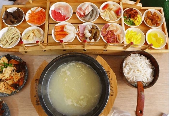 Bún qua cầu - ẩm thực trứ danh Lệ Giang Vân Nam