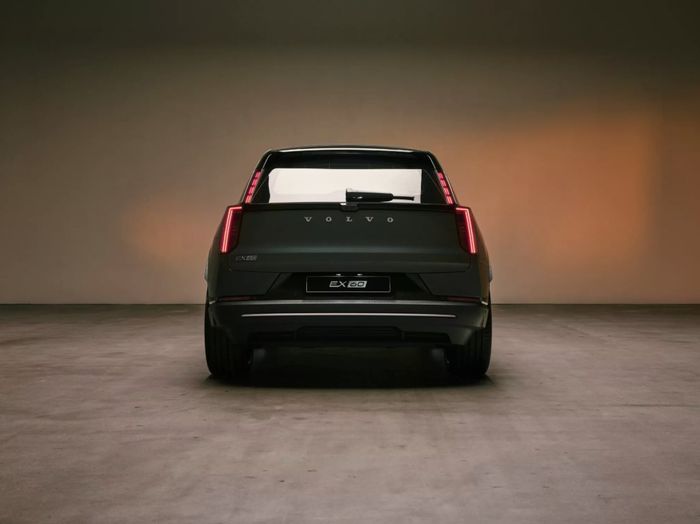 Volvo EX60-3.jpg