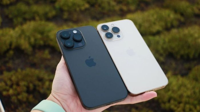Hướng dẫn phân biệt iPhone cũ 99% còn zin và iPhone dựng