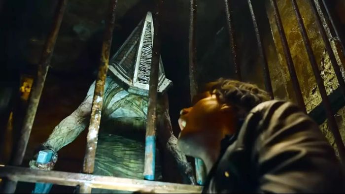 Những con quái vật xuất hiện trong phim đều mang ý nghĩa ẩn dụ, gắn liền với những góc khuất trong quá khứ của James