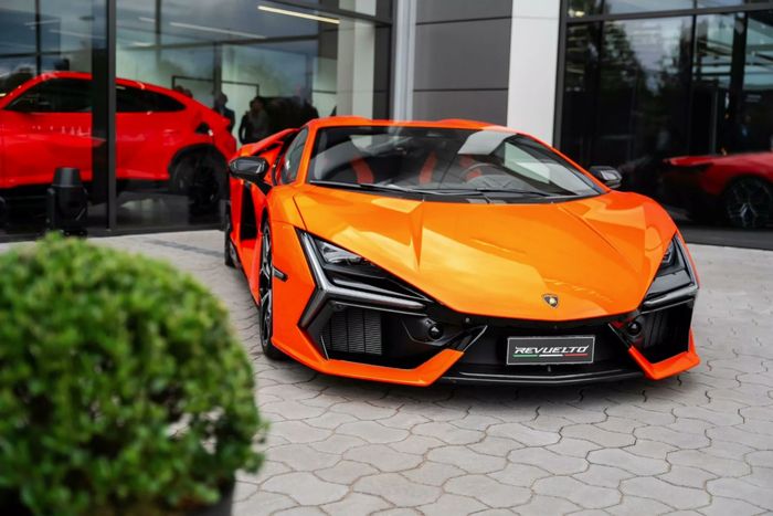 Lamborghini-4.jpg