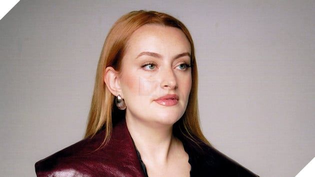 Chân dung sao nữ Amelia Dimoldenberg.