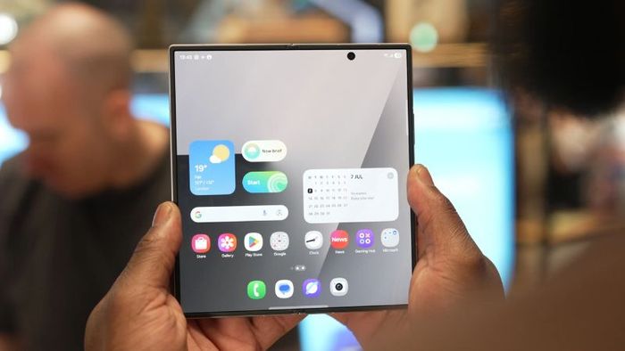 Galaxy Z Fold 8