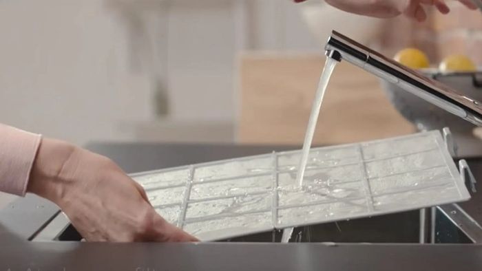 Hướng dẫn vệ sinh màng lọc máy hút ẩm