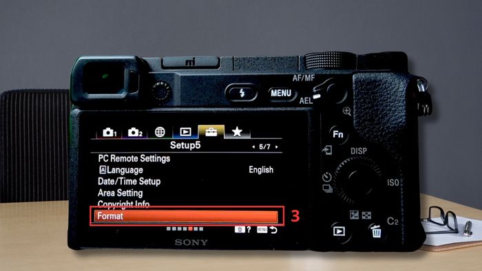 Xóa toàn bộ ảnh trên máy ảnh Sony bằng format thẻ nhớ - bước 2