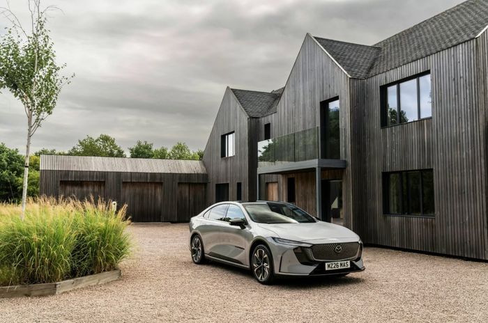Mazda6e-UK.jpg