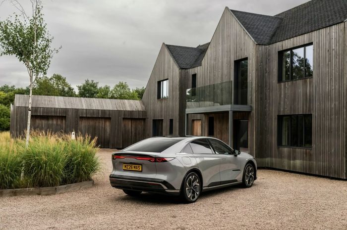 Mazda6e-UK 2.jpg