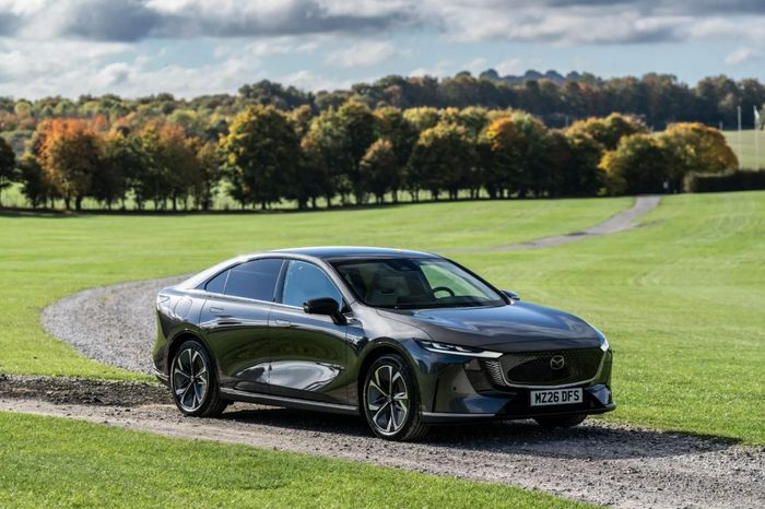 Mazda6e-UK 5.jpg