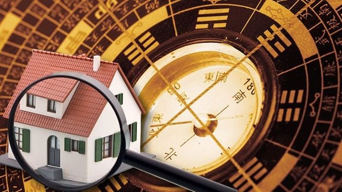 Ngoài việc chọn ngày tốt động thổ 2026, gia chủ cần chú ý đến việc chọn hướng nhà phù hợp để mang lại may mắn cho gia đình (Nguồn: Cafe Land)